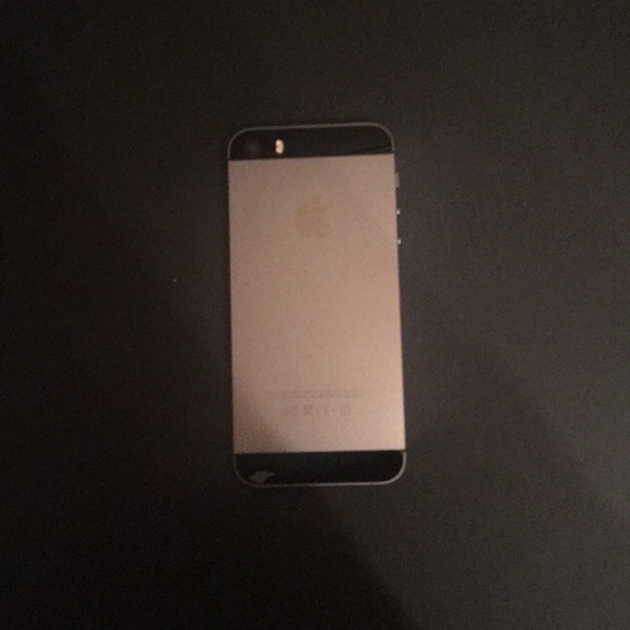 iPhone 5s - Picture 2 of 2